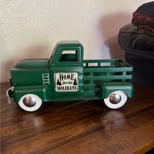 NWOT Green Metal Holiday Truck Decor